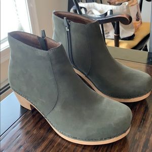 Dansko Maria ankle boot in Olive Green